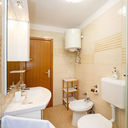 アパート Nadica *