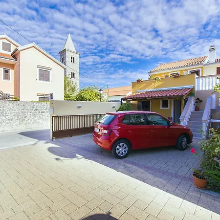 Nadica アパート *